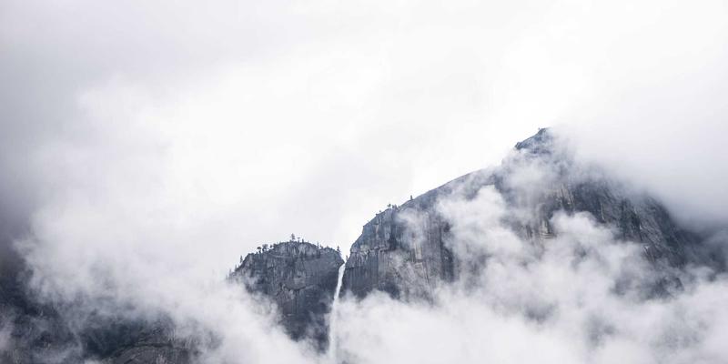 域名注册35：企业数字化基石与云服务生态整合指南