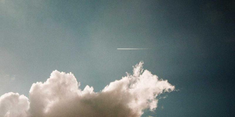 域名注册54：您的数字身份基石，如何与虚拟主机、主机托管及企业邮箱协同构建专业在线形象