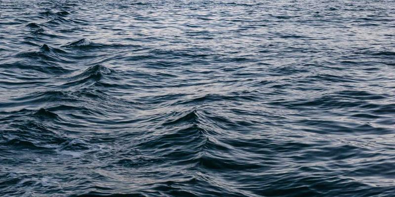 域名注册93：您的数字资产起点与虚拟主机、企业邮箱、主机托管的协同生态