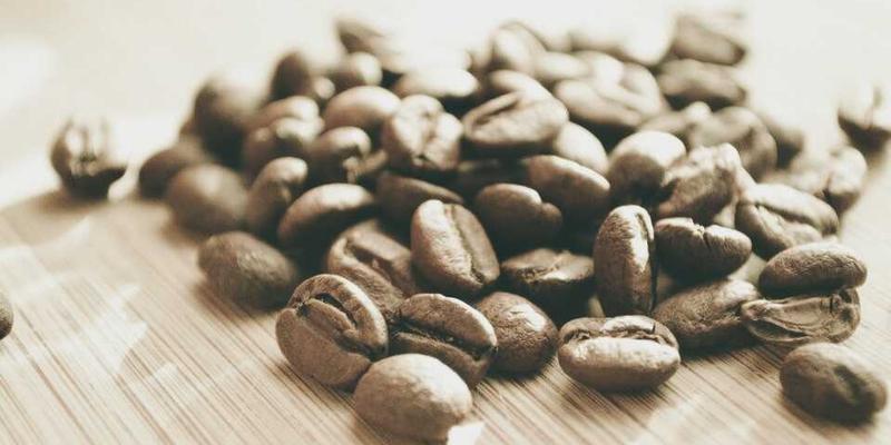 域名注册：网站建设与主机托管的基石